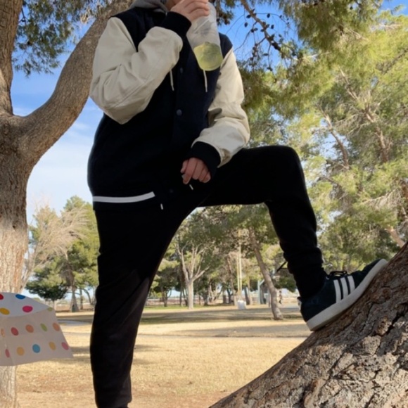 Meet your Posher, Josh - Picture 1 of 1